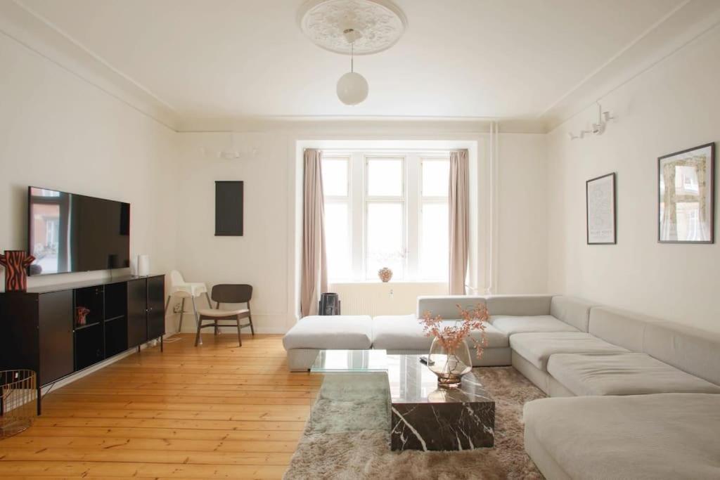 Large & Bright 3Br Apartment W Whirlpool Near Metro Copenhagen Exterior photo
