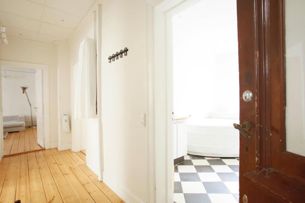 Large & Bright 3Br Apartment W Whirlpool Near Metro Copenhagen Exterior photo