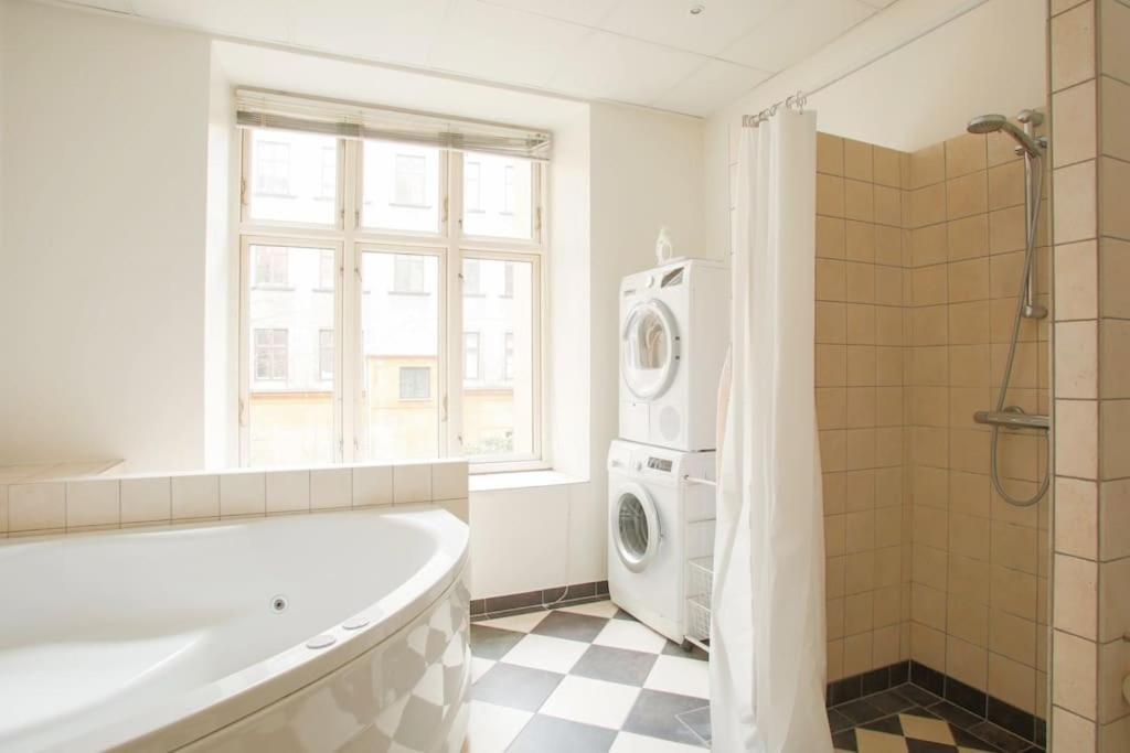 Large & Bright 3Br Apartment W Whirlpool Near Metro Copenhagen Exterior photo
